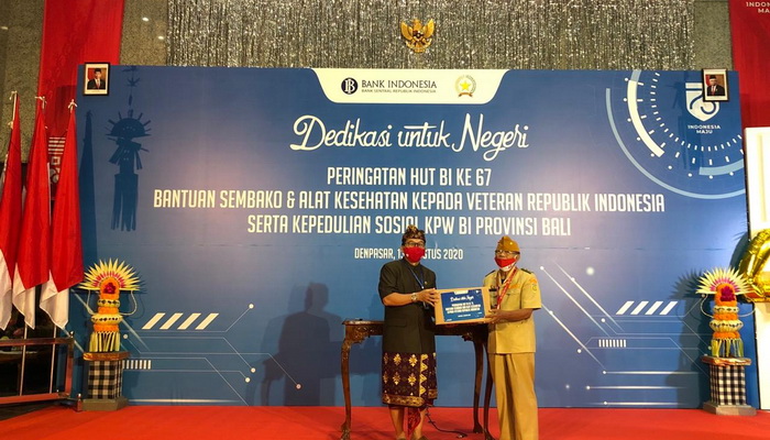 Hari Kemerdekaan dan 67 Tahun BI , Ribuan Veteran di Bali Menerima Sembako