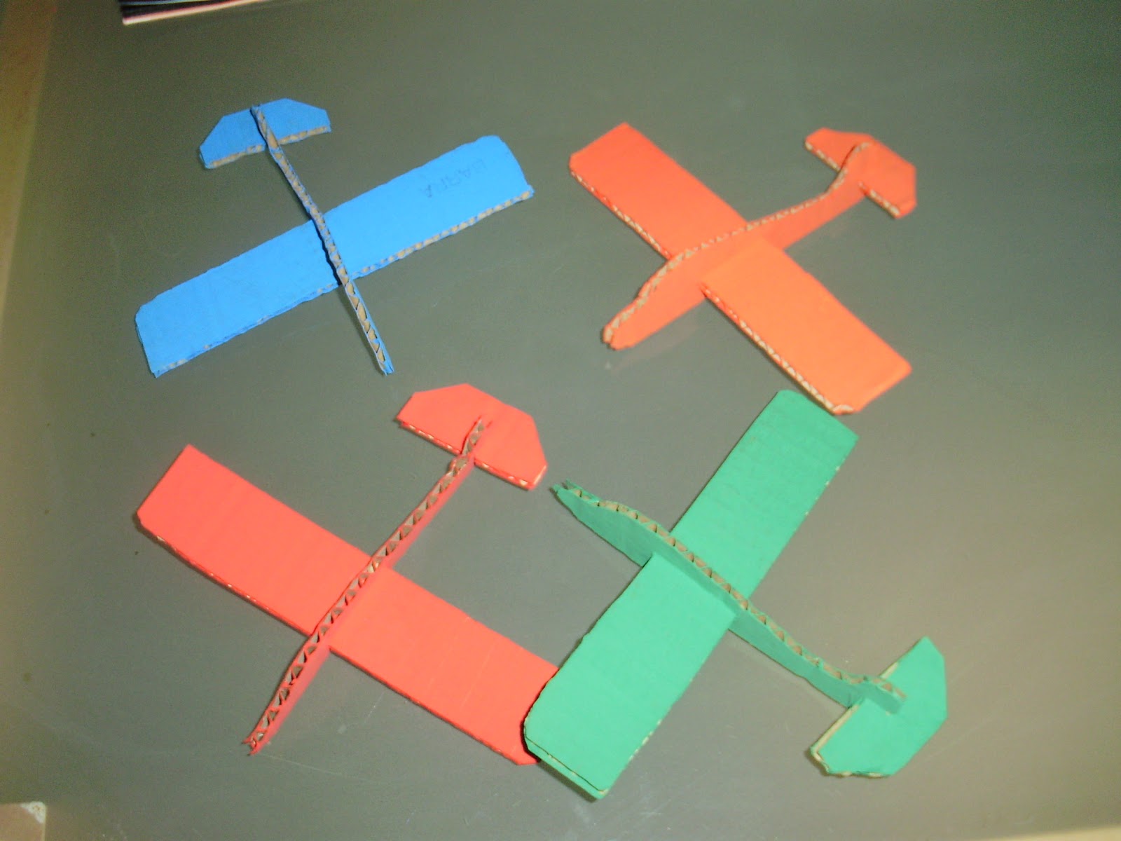 Recicla con Inma: MÓVIL DE AVIONES