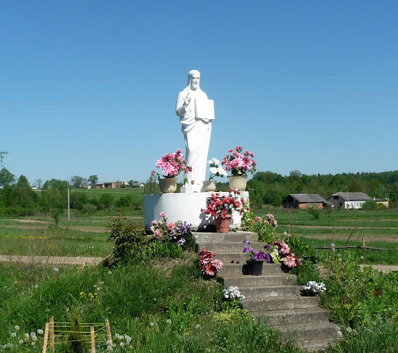 Лысовичи. Скульптура Иисуса Христа у дороги.