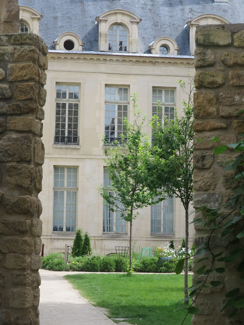 jardin-des-Rosiers-Joseph-Mignaret.jpg jardin-des-Rosiers-Joseph-Mignaret.jpg