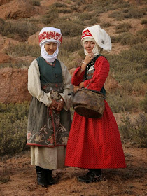 kyrgyzstan headdress craft, kyrgyz art craft tours