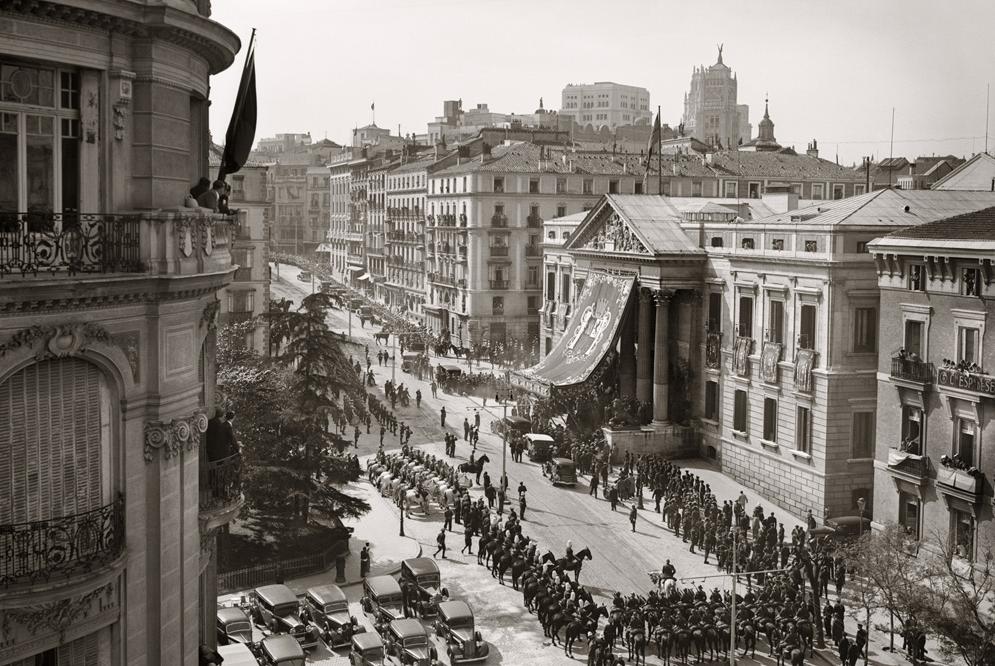 гражданская война в испании оборона мадрида. республика в испании 1931. мадрид 1936. мадрид 1936 год что было. La puerta del sol в испании.