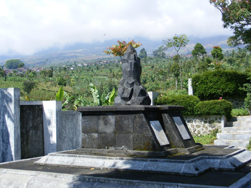 Monumen Meteorit Wonotirto,Temanggung