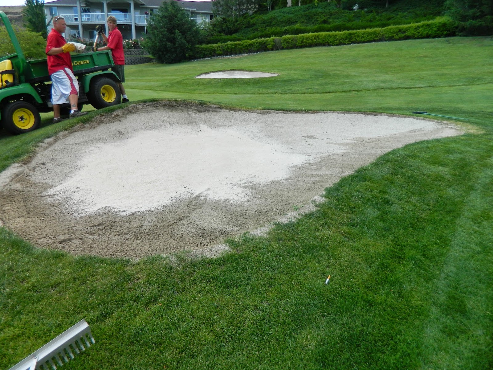 LGCC Golf Maintenance Bunker sand addition