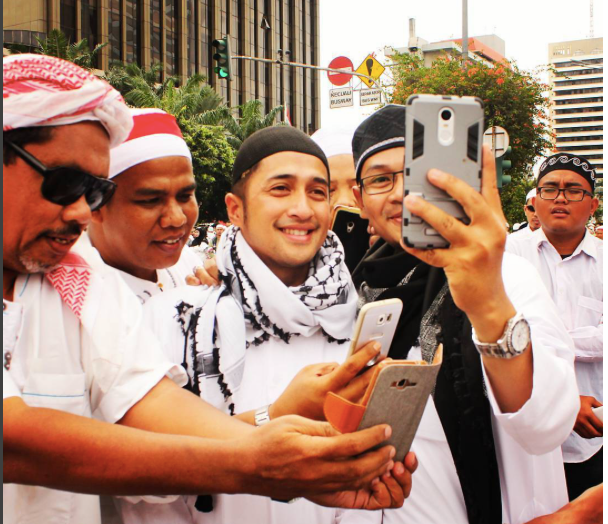 Para Artis ini Ikut Berpartsipasi dalam Aksi Bela Islam III