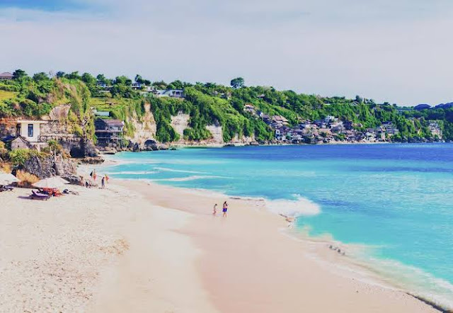 Dreamland Beach is one of the most beautiful beaches on the island of Bali