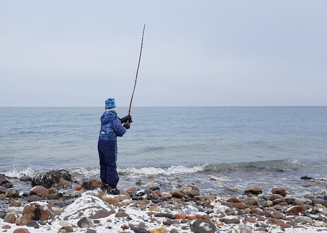 Der Abenteuer-Strand: Rau, steinig, spannend. Kinder finden Abenteuerstrände besonders toll, sie sind besser als jeder Spielplatz!