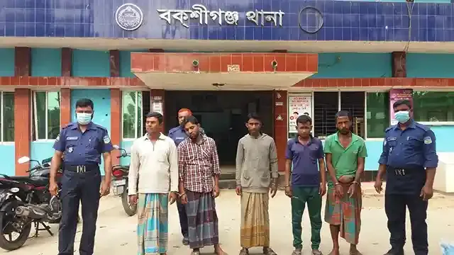 বকশীগঞ্জে ১৫০ গ্রাম গাঁজা সহ চার মাদক ব্যবসায়ী আটক