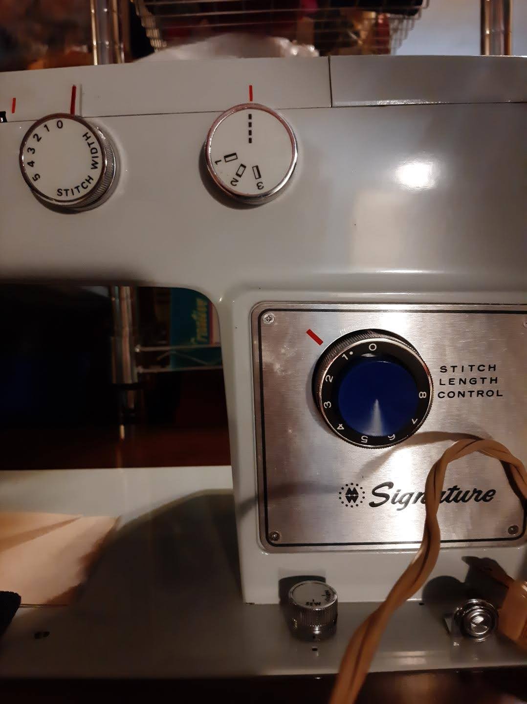 Montgomery Ward UHT J 1276 Happy zigzag Sewing Machines