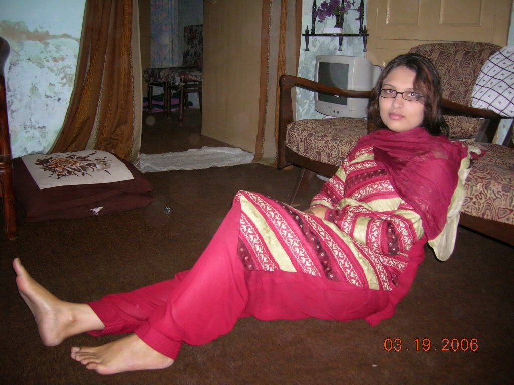 Desi Hot Pakistani And Indian Girls Ready To Sleep Pictures Beautiful 