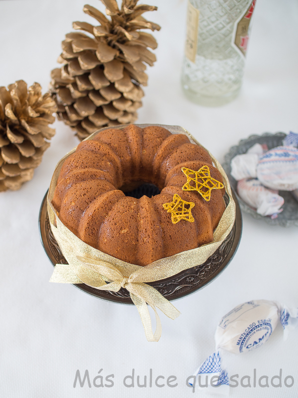 Bundt cake de mantecados y anis. Receta de Navidad con vídeo incluido