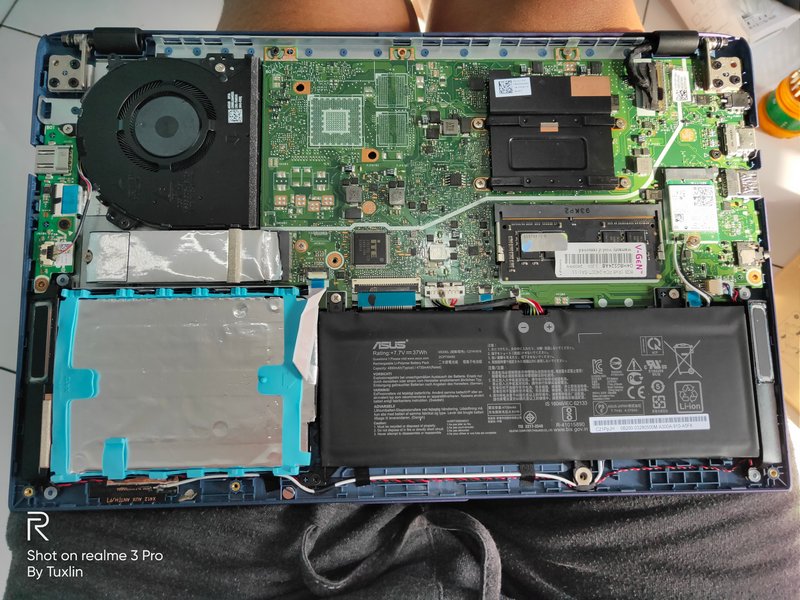 Asus vivobook установка жесткого диска. S510un asus ssd. Asus x510 термопрокладка. Asus s200e фото внутри. Asus m509.