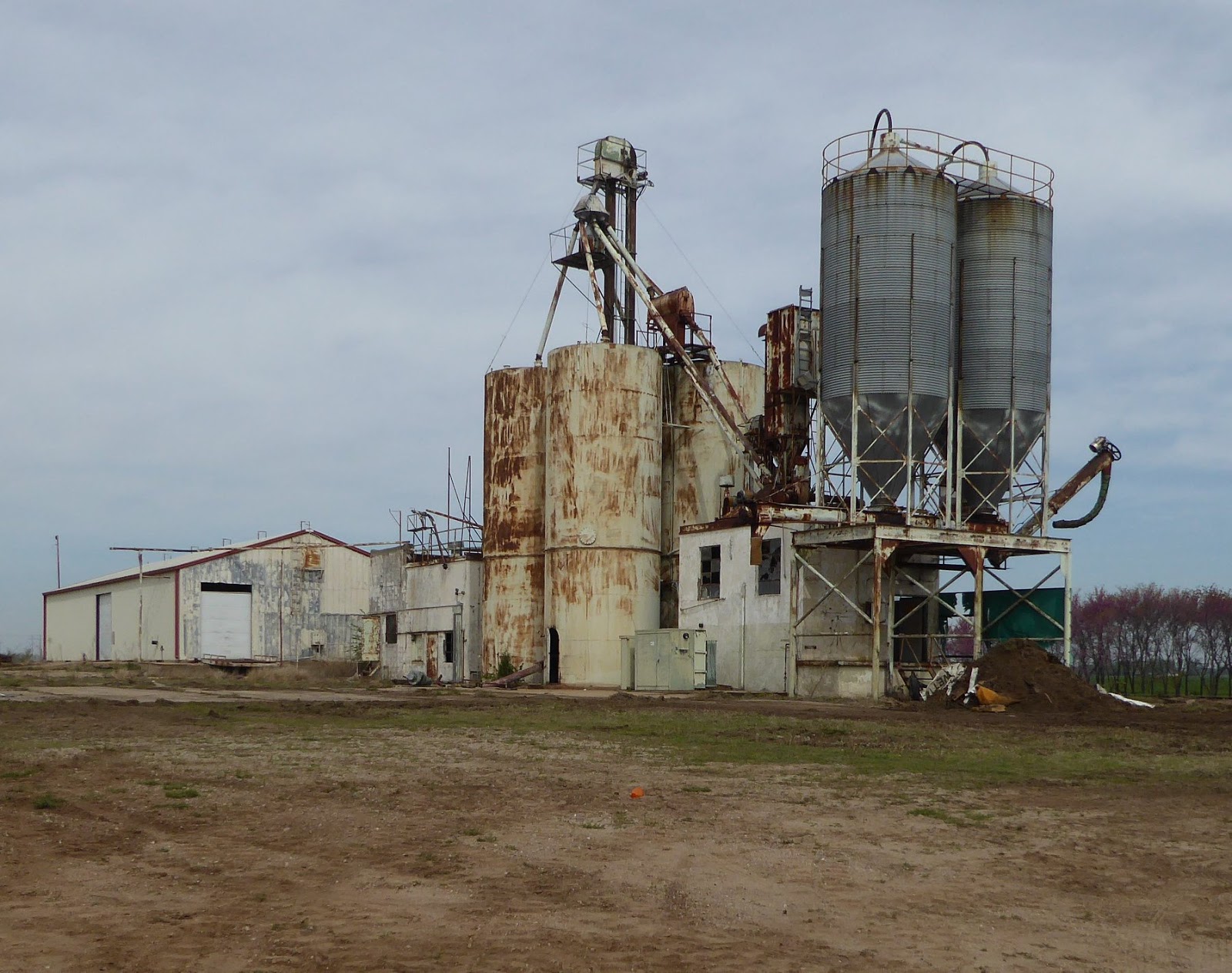 Towns and Nature Maize, KS Alfalfa Pellet Plant