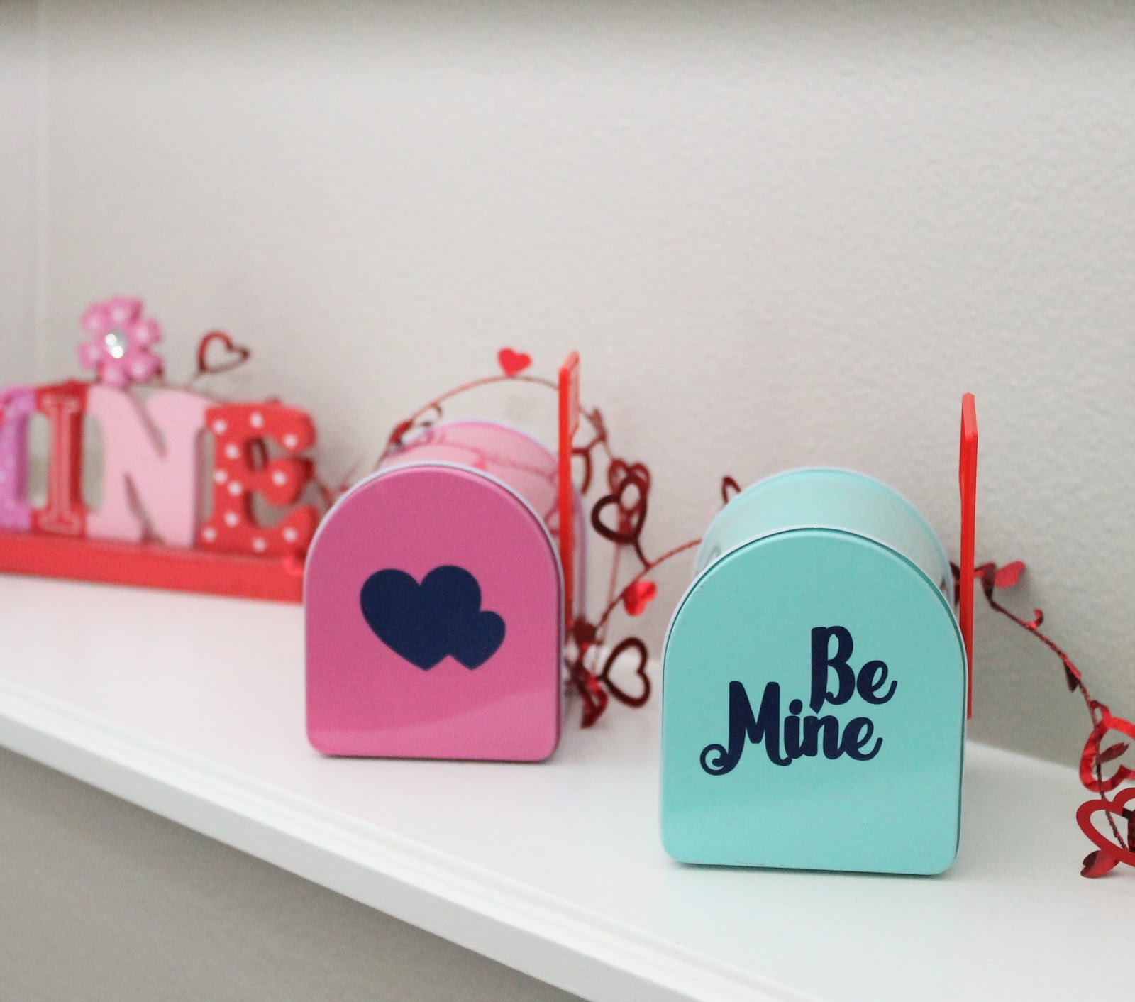 DIY Valentine Mailbox | Sew Simple Home