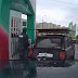 Αυτός είναι ο πιο θεότρελος βενζινάς του κόσμου!!! [VIDEO]