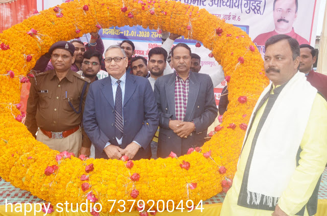 सुलतानपुर जिला पंचायत सदस्य ने सैकड़ों में बांटी रजाई, लोगों ने दिल से दी बधाई WhatsApp%2BImage%2B2020 01 14%2Bat%2B9.18.27%2BAM%2B%25281%2529