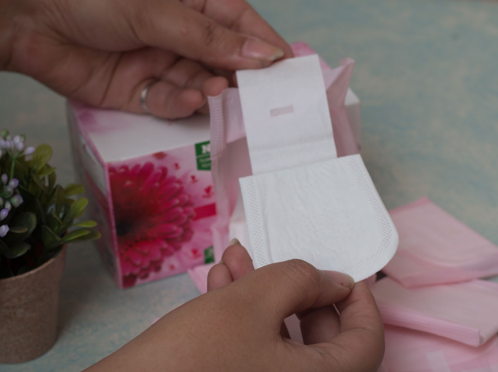 Why Use a Panty Liner? ft. Everteen Daily Panty Liners Natural Cotton