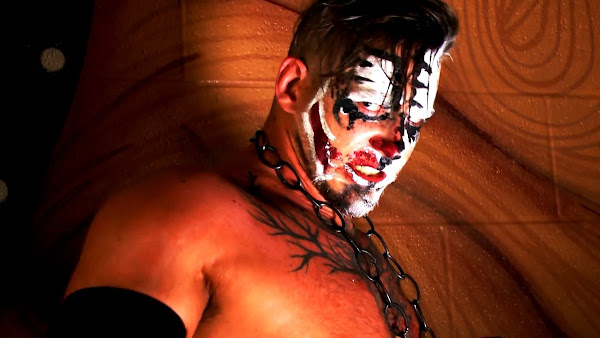 Crazzy Steve revela que é quase totalmente cego