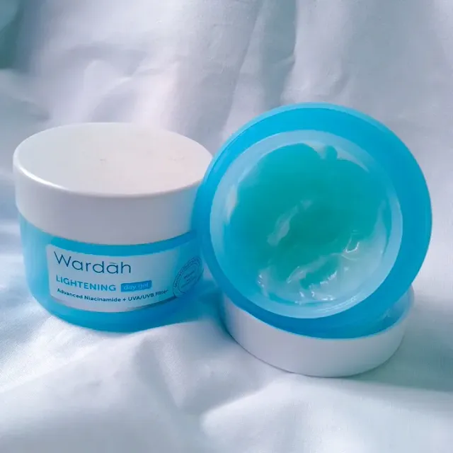 Kegunaan Wardah Lightening Day Gel Edukasi Skincare