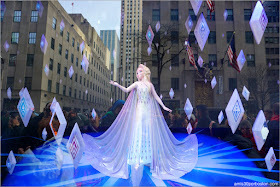 Elsa en el Saks Fifth Avenue de Nueva York 