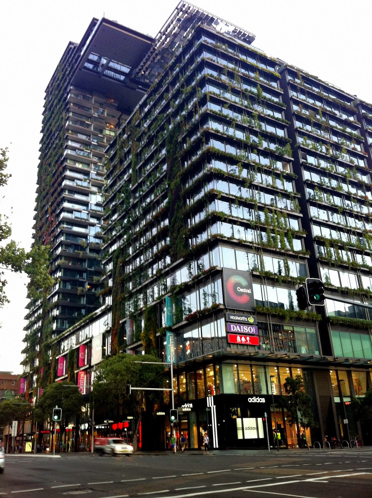 Ph f oto friday central park broadway the cube
