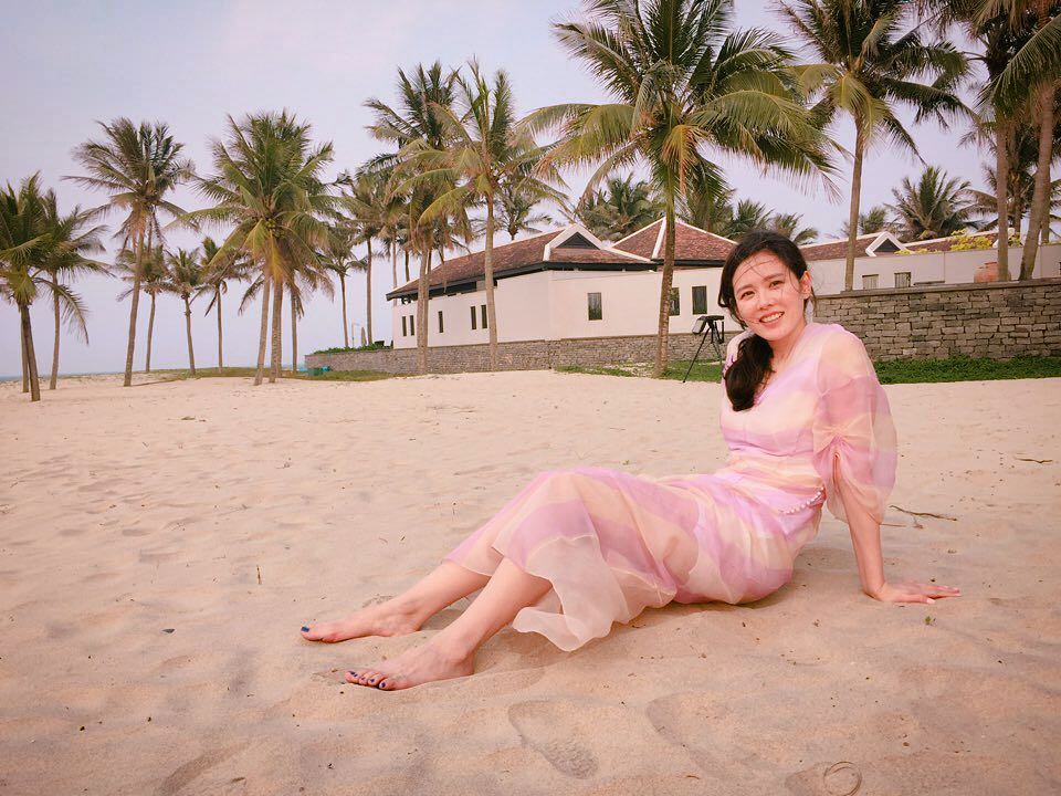 Mỹ nhân Son Ye Jin diện bikini nóng bỏng, thỏa thích bơi lội khi nghỉ dưỡng tại Đà Nẵng & Hội An