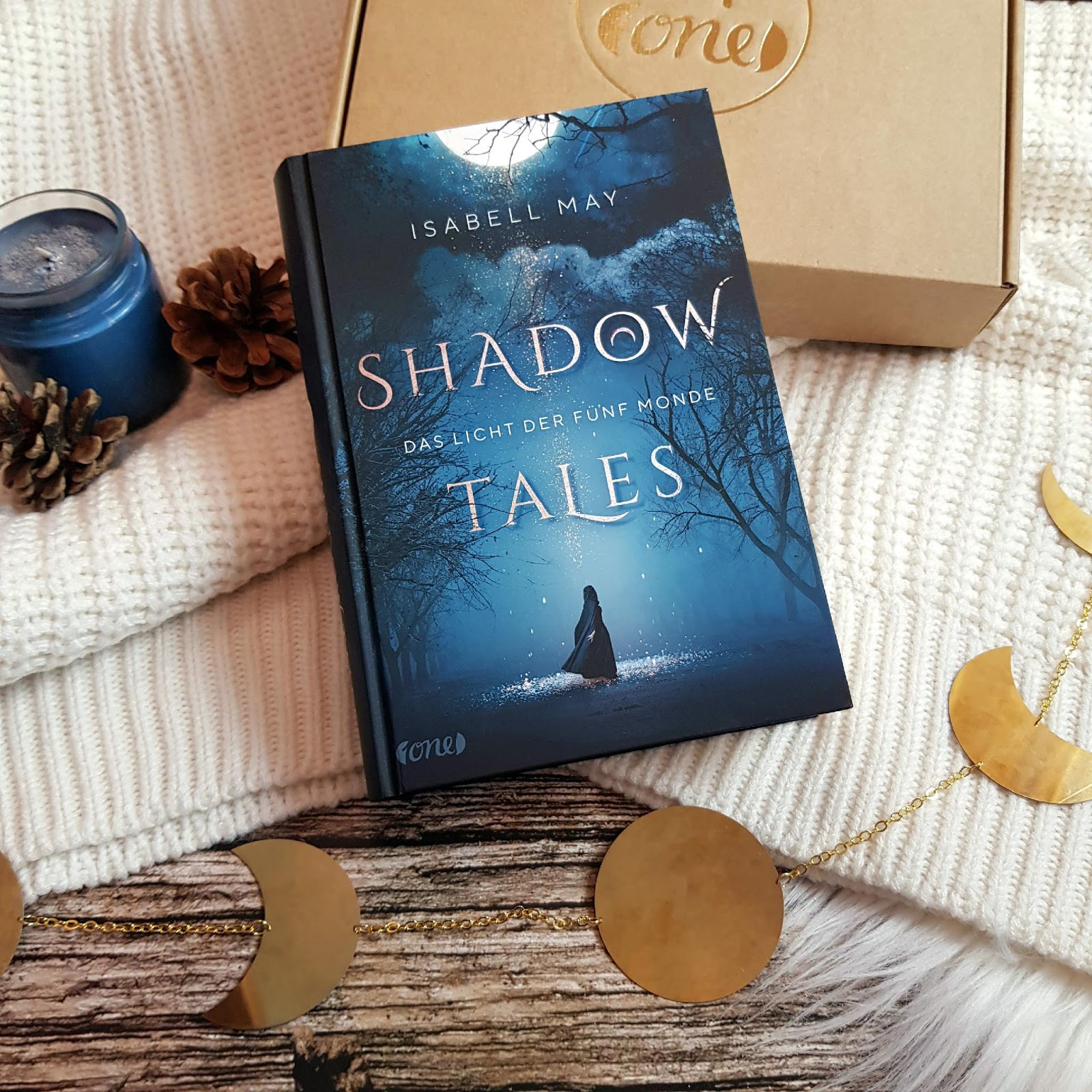 Bücherblog. Kooperation. ONE-Blogger. 2020. Unboxing - Part 6. Shadow Tales - Das Licht der fünf Monde von Isabell May