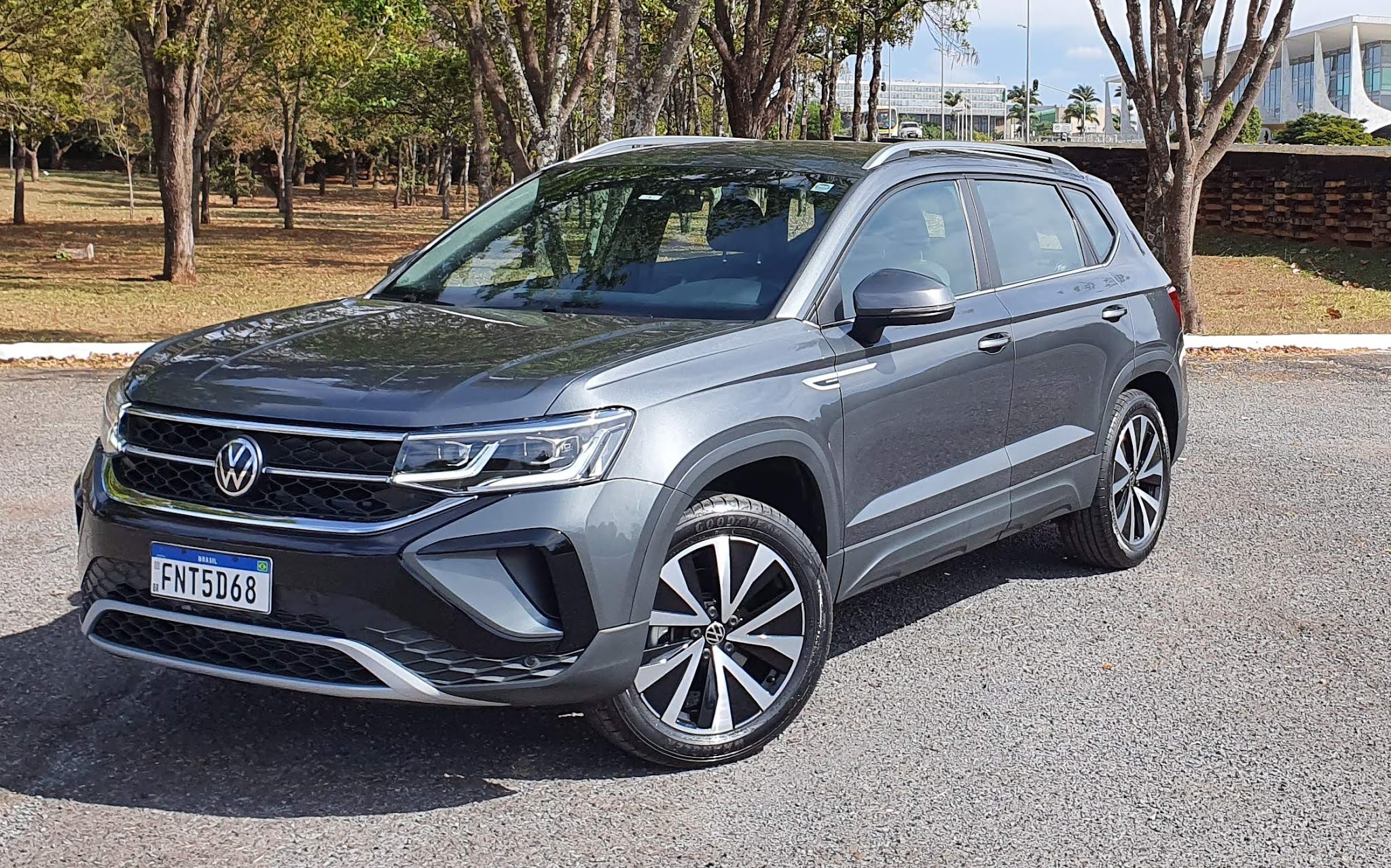 VW Taos Highline é melhor que Compass e Corolla Cross? Avaliação