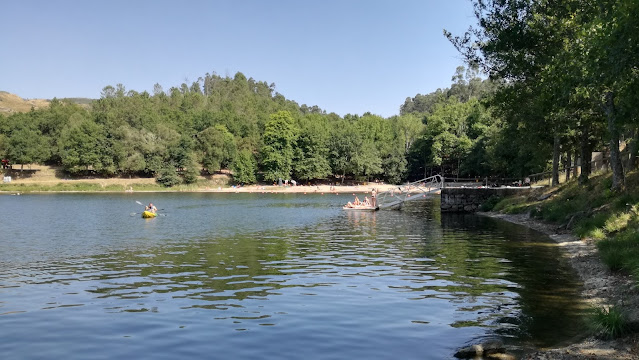 Margem da Barragem de Queimadela