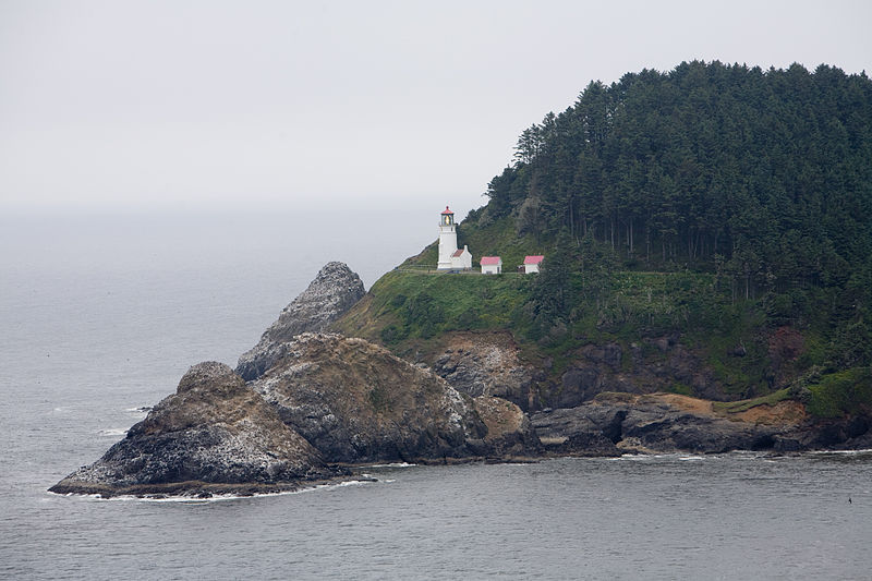 Heceta Head Lighthouse in Lane County, Oregon by Cacophony