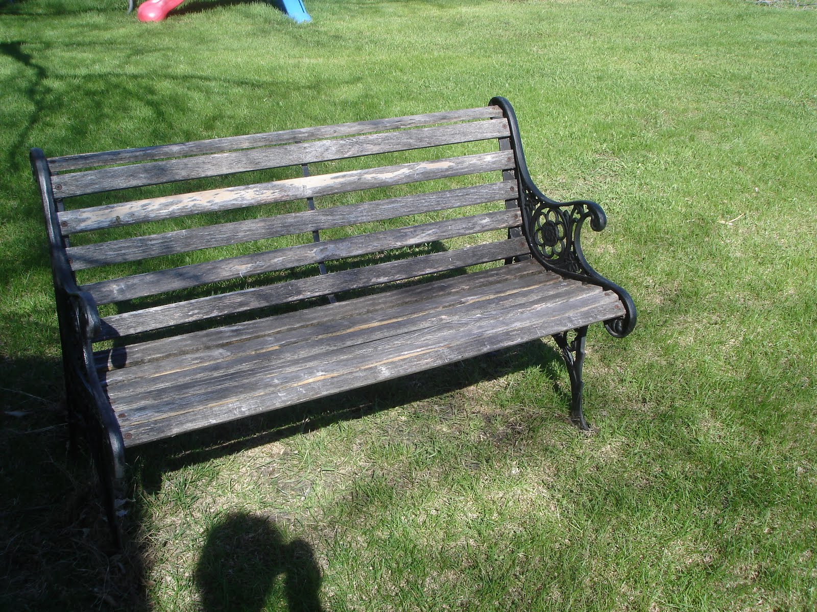 Mouse River: Park Bench Makeover