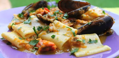 Paccheri con zucca, cozze e vongole