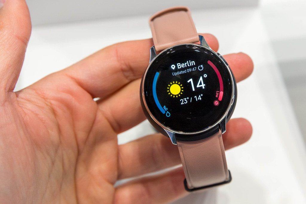 smartwatch under 10000