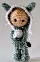 PATRON GRATIS MUÑECO DISFRAZ CONEJO AMIGURUMI