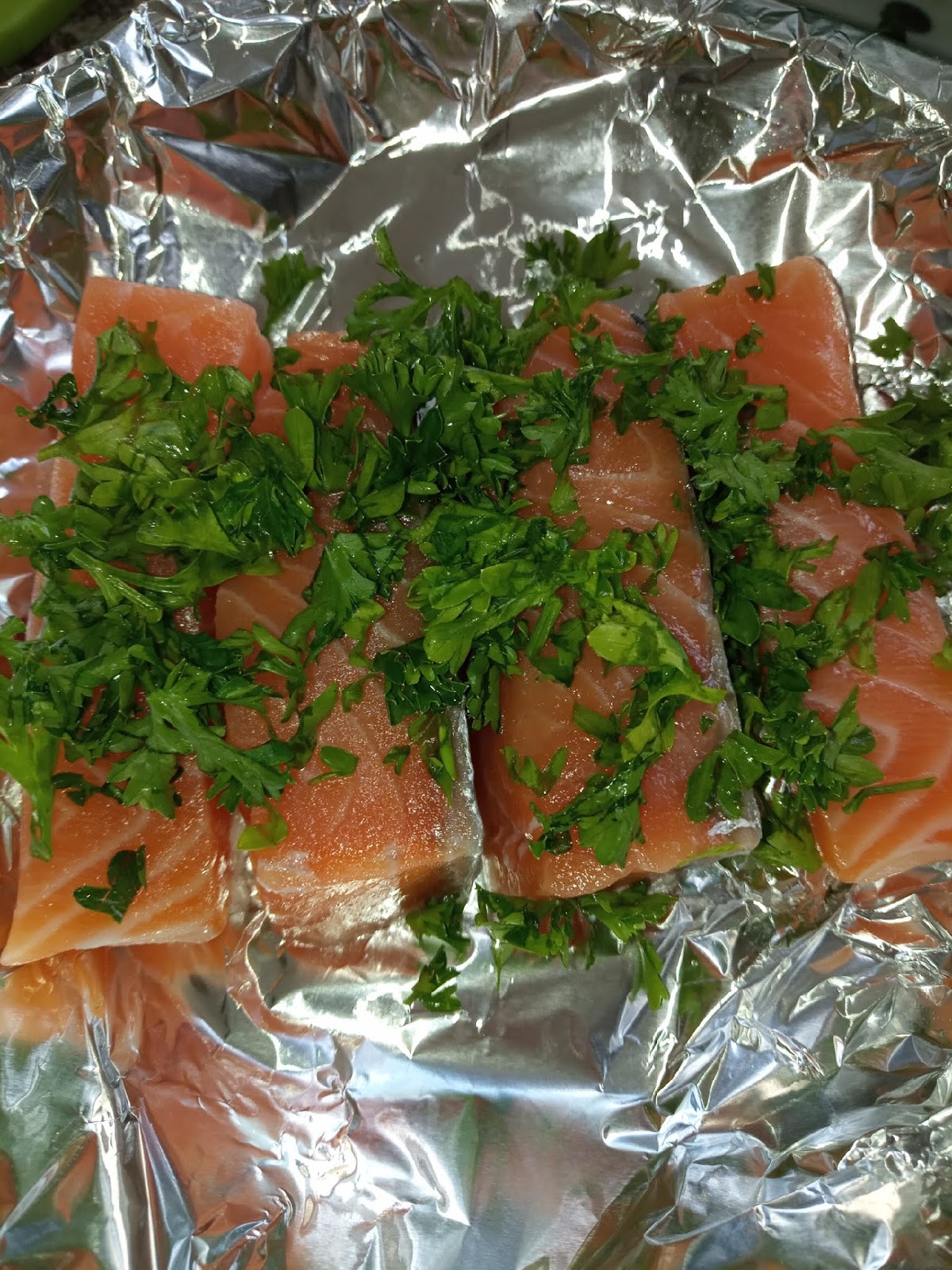 Supersupergirl's Food Reviews [Review] Lidl Lighthouse Bay 2 Salmon
