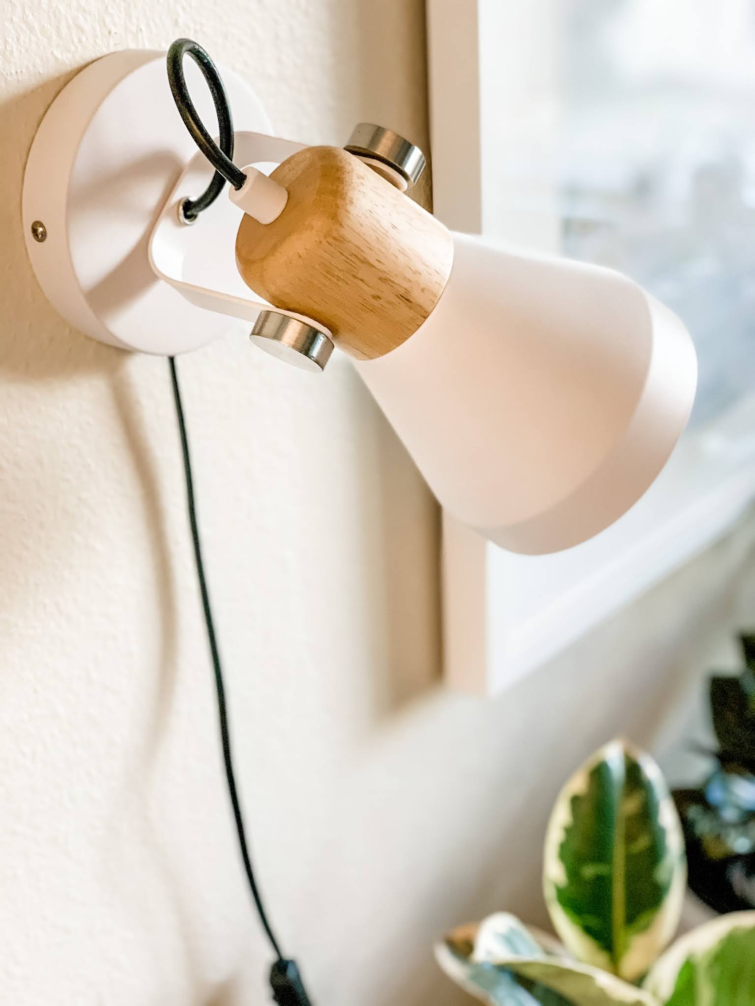 grow light sconce