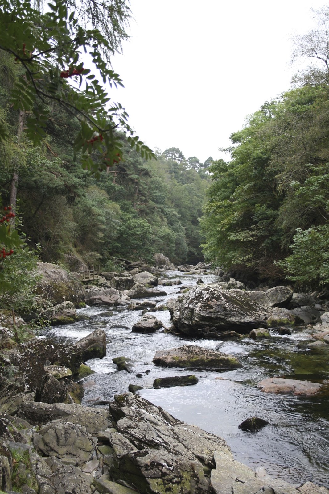 Below are a couple of photos taken of the Aberglaslyn Pass, the rest ...