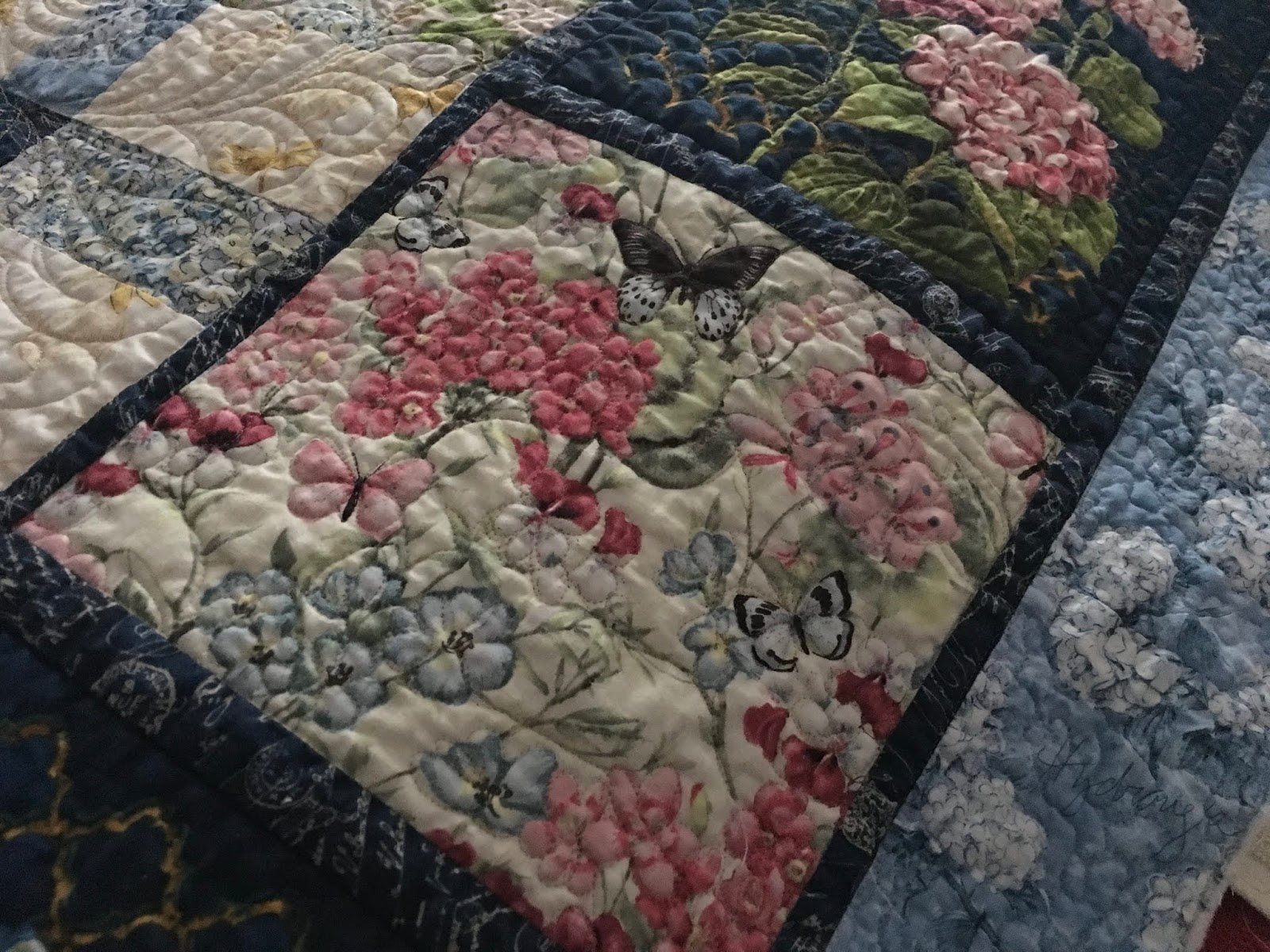 Custom Longarm Quilting by Quilts by Hannelore Hydrangea Quilt with