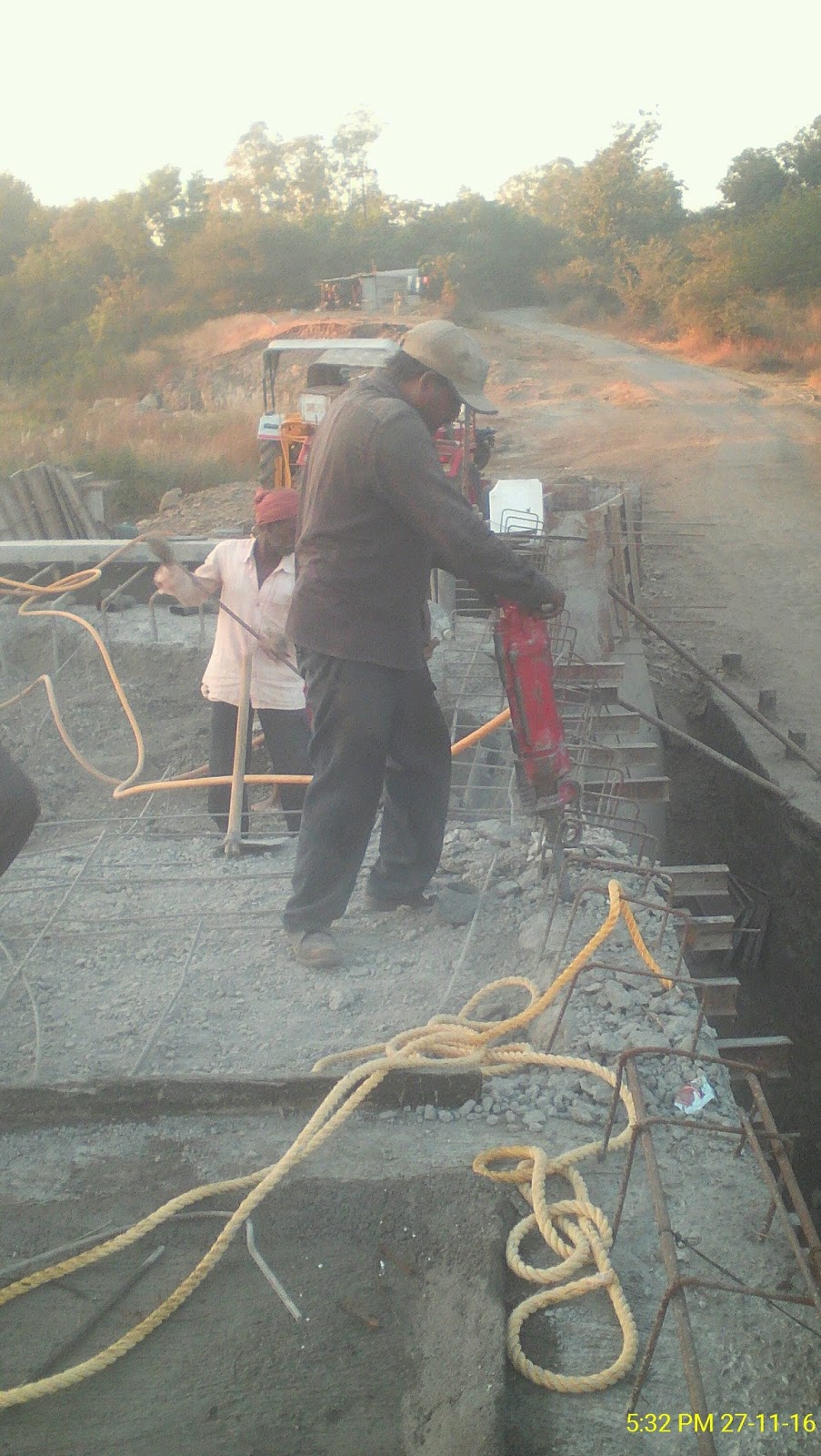 Tractor Compressor Breaker Tractor Compressor Breaker on rent in Pune.