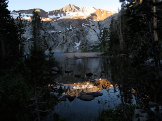 Doppeltes Alpenglühn am Marion Lake