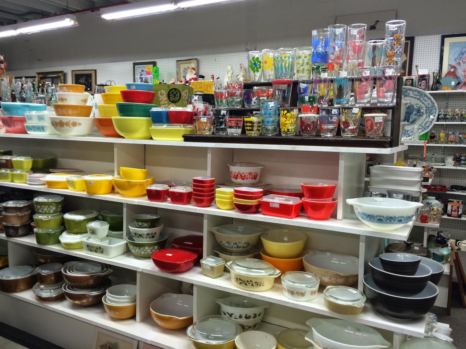 I Love Collecting Saturday Antiquing Adamstown = Pyrex!!