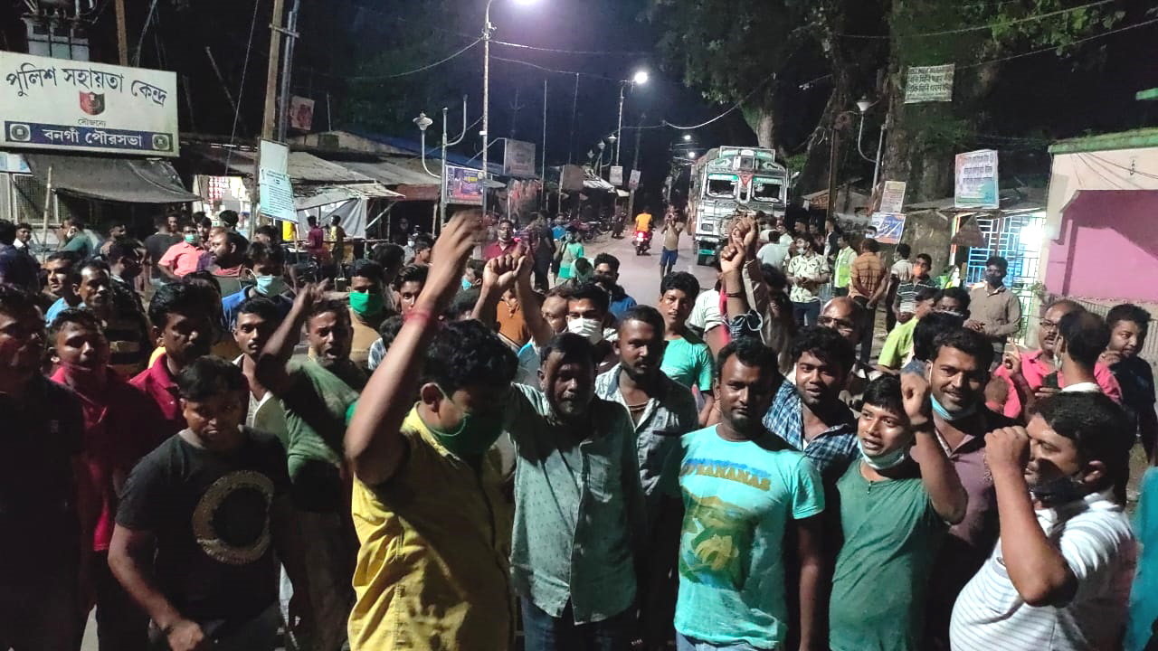 Truck-drivers-protest-in-Bangaon