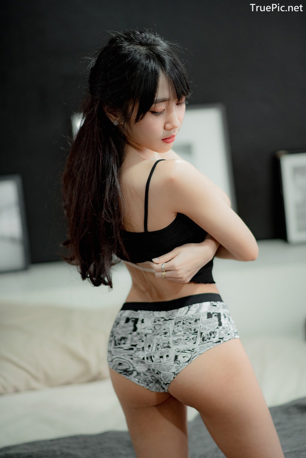 Image Thailand Model - Suneta Ngachalvy - Black Crop Top - TruePic.net - Picture-6