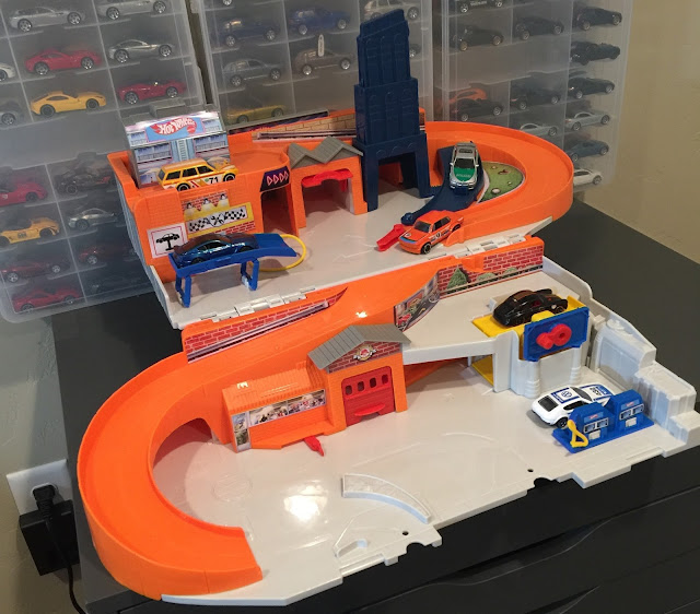 Hot Wheels Sto & Go The best Hot Wheels Playset since the 1980's... Custom Car Update