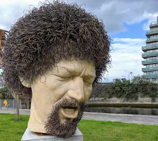 Best free things to do in Dublin: Luke Kelly Statue