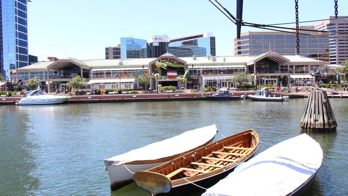 Rebuilding Place in the Urban Space Baltimore's Harborplace in