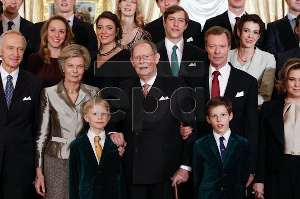 Prince Guillaume, Princess Sibilla, Prince Paul-Louis of Nassau, Princess Charlotte of Nassau, Prince Léopold of Nassau, Prince Jean of Nassau, Princess of Ligne Anne, Chevalier Charles de Fabribeckers of Grâce and Cortils, Countess of Antonia Holstein-Ledreborg, Dr Le and Madame John H. Fruchaud