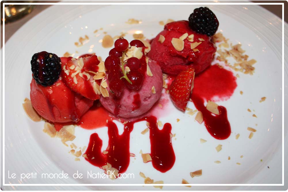 glace fruitée Pêche, fraise et framboise du restaurant Bouillon Racine