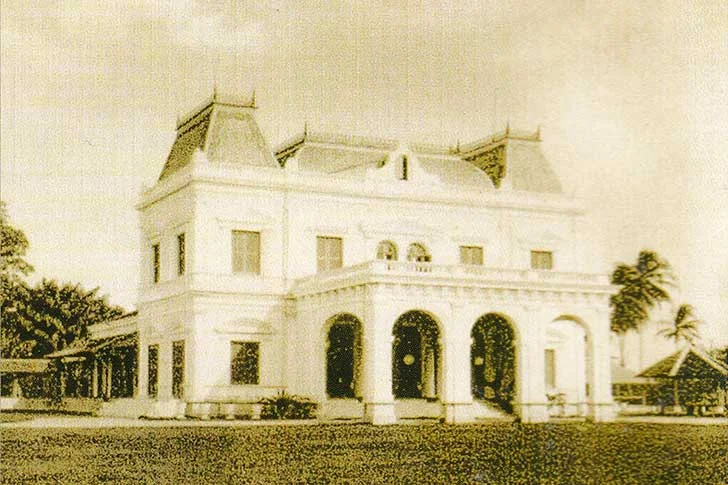 Gedung Standard Chartered Bank Medan
