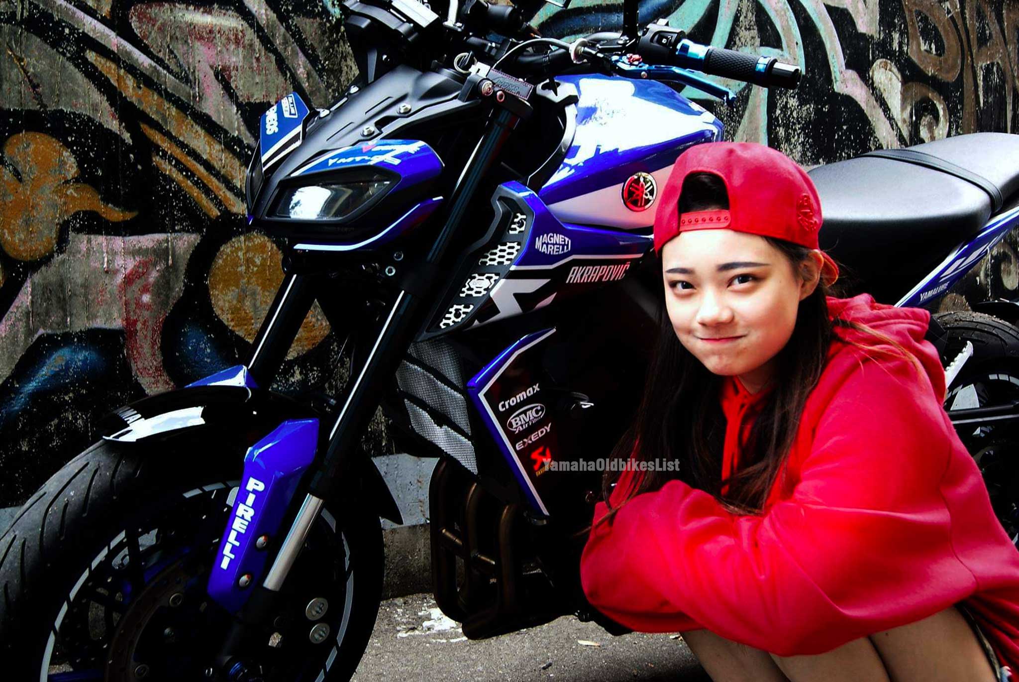 Cute Asian Girls And Yamaha MT09 With Custom Decals 4